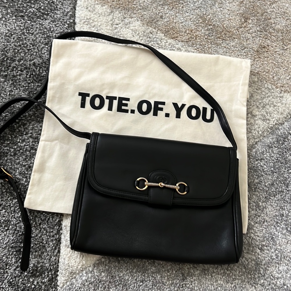 SOLD ✅Vintage Gucci Horsebit Shoulder Bag